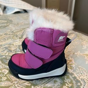 Sorel size 4 baby snow boots